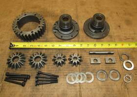 M45981 John Deere 210 212 214 216 110 112 Transmission Transaxle Differential Gears