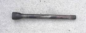 18-e16 John Deere M47565 400 - Oil Fill Tube
