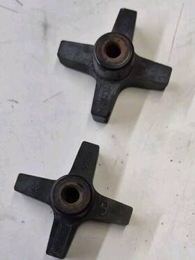 M48237 John Deere 112 210 212 214 216 314 316 317 Lawn Mower Seat Knobs Set Of 2