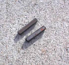 67-106 John Deere M48583 400 - Rear Axle Keys