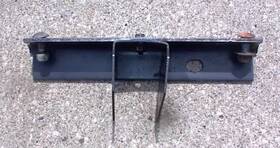 A5-176 John Deere M70866 316 318 322 330 332 420 430 - Transmission Support
