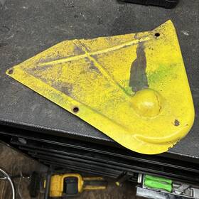 M73723 John Deere 170 175 180 185 240 245 260 265 285 320 46 Inch Lh Deck Shield