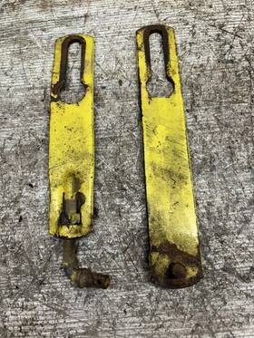 M84232 John Deere 38 Inch Deck Lift Brackets 111 111h 112l 116h 116 Early 160 165 185 170