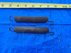 M84831 John Deere 316 318 322 330 332 Brake Extension Springs Pair