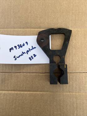 M93609 John Deere 316 318 322 332 420 430 Transmission Arm Swashplate