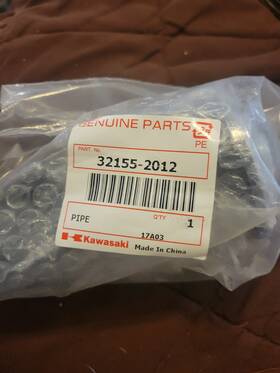 32155-2012 Kawasaki Oil Filter Base And Pipe