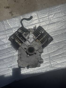 Sv715-3027 Kohler Courage 22hp 725cc Oem Engine Block / Crankcase