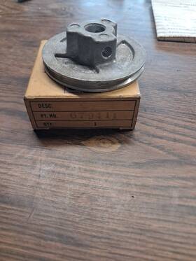 679411 Lawn-boy Nos Pulley. Part