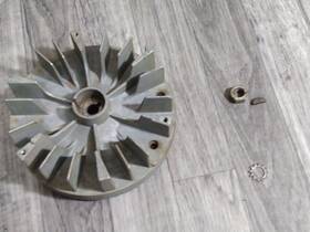 682766 Lawn Boy Flywheel With Washer And Nut Key Zinc Heavy