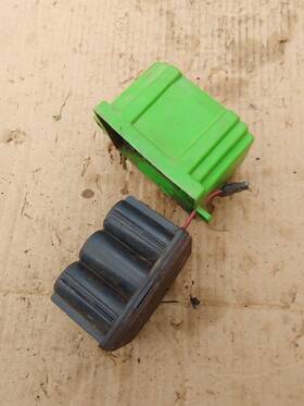 612690 Lawn-boy S21esr Batttery Cover With A Dead Battery And Wire Switch