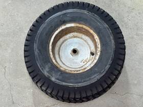 8-4267x92 Murray 11hp 42 Inch Lawn Tractor Rear Wheel With Armstrong 18x9.50-8 Tire