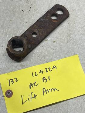 2025670 Simplicity Allis Chalmers B1 Tractor Lift Shaft Arm