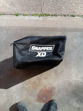 770182 Snapper Xd Series Grass Catcher Frame And Bag Used