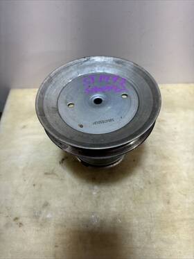 84005725 Snapper 42 Inch Lawn Tractor St 1942 Single Cyl Briggs Engine Drive Pulley
