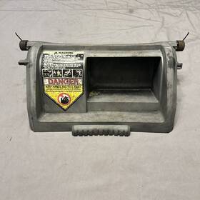 Sn625awd Snapper Lawnmower Rear Discharge Chute Bagger Cover