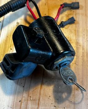 109-4736 Toro Recycler Ignition Key Starter Switch Used