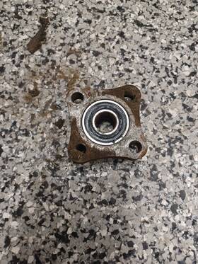 42-6890 Toro Genuine Hub Assembly - Used