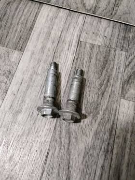 92-1057 Toro Lawn Boy Rear Wheel Bolt Shoulder Set Of 2
