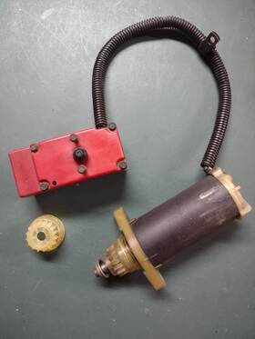 S200-e Toro Snowblower S200 S620 Electric Starter - With Additional Plastic Gear