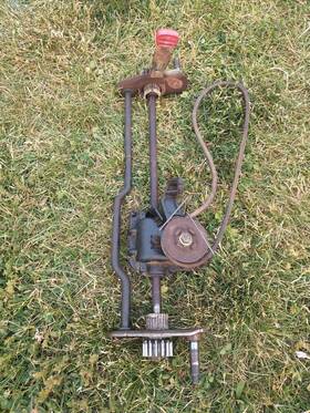 12avb29q71 Troy Bilt 753-09444 Troy-bilt Transmission With Pinion Gear And Key. Arm Adjuster Belt