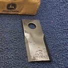 (qty 10) John Deere FH323282 Clockwise Mower Blade Fits 265 275 285 500R 525 530. Fixed Price $32.79.